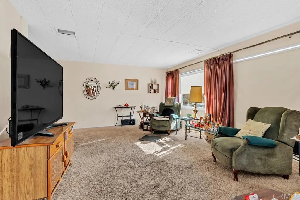 https://cdn.realtyfeed.com/cdn/127/306620554/9bc350412248fa75a99f46297de4ec60.webp