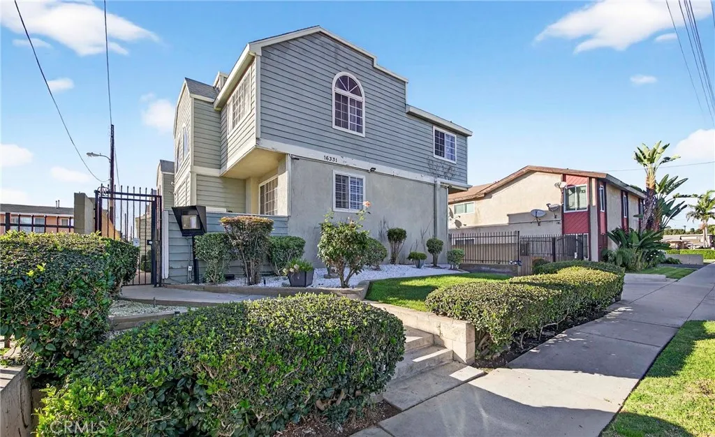 16331 Cornuta Unit F, Bellflower, CA 90706