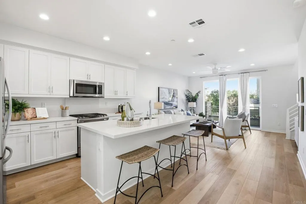 https://cdn.realtyfeed.com/cdn/127/306620589/2f20334ec1dda3e87bffc0499621b6b7.webp