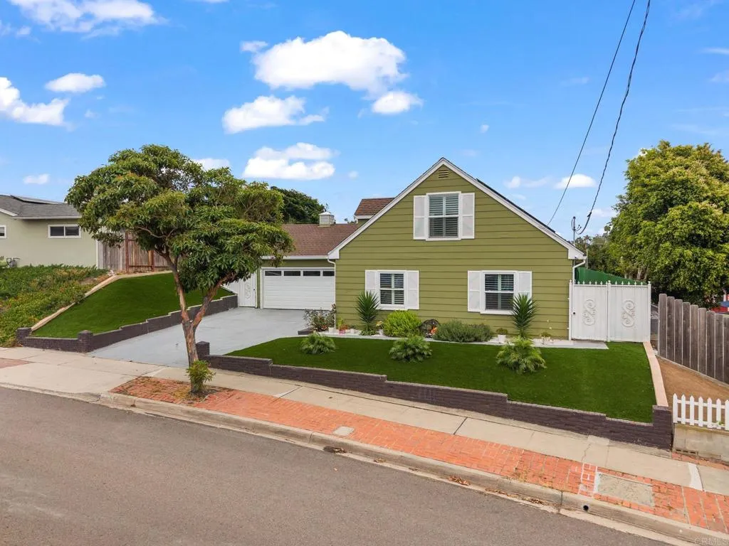 https://cdn.realtyfeed.com/cdn/127/306620634/23ca9544ac8ed637778a8d71b62b9e14.webp