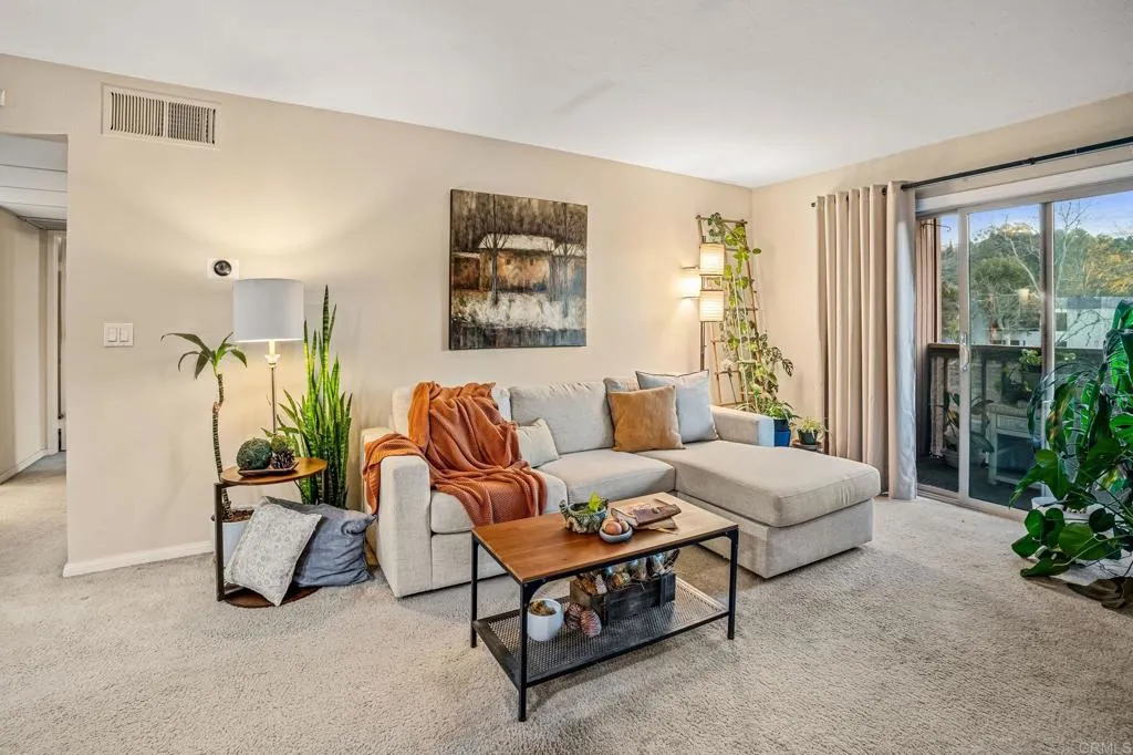 https://cdn.realtyfeed.com/cdn/127/306620641/3a09fa79c9f67c062abaf8064c213605.webp