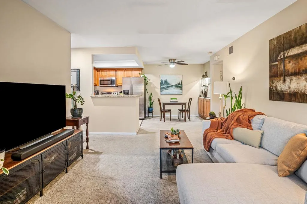 https://cdn.realtyfeed.com/cdn/127/306620641/e50eeea1649c1e0b8e6574d62c73bd55.webp