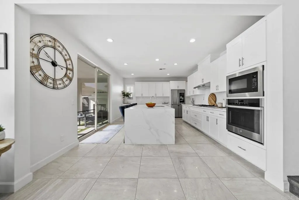 https://cdn.realtyfeed.com/cdn/127/306620657/a8384af2d5435590993d1af817490f04.webp
