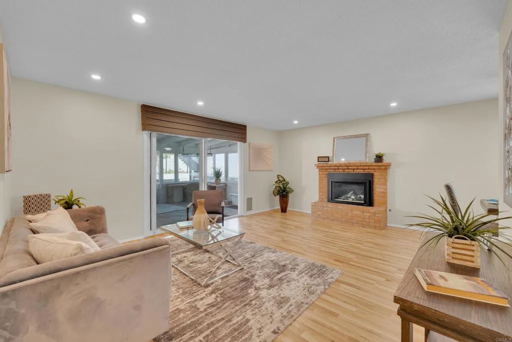 https://cdn.realtyfeed.com/cdn/127/306620659/9015b28b8ffb9d6d52f90294988df488.webp