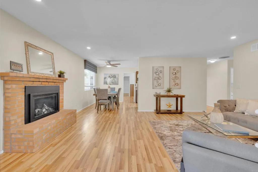 https://cdn.realtyfeed.com/cdn/127/306620659/b798ea7adaa63260bee35a0b8e37805f.webp