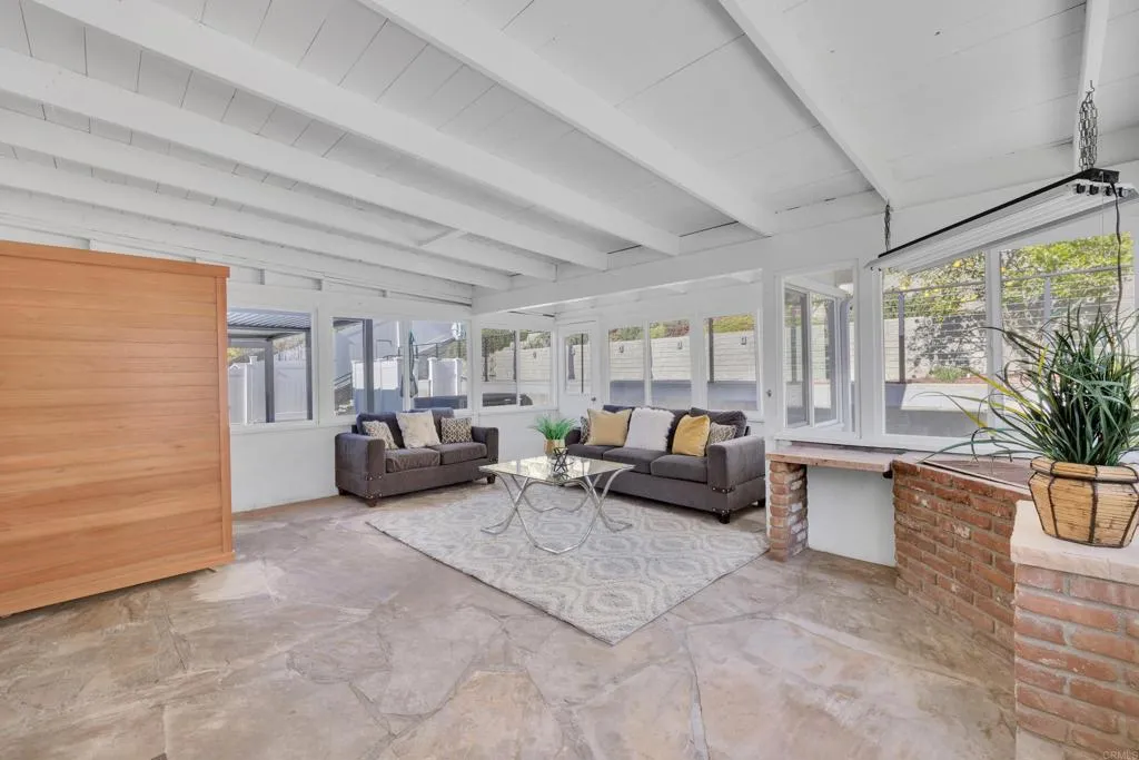 https://cdn.realtyfeed.com/cdn/127/306620659/fd036456725309f8b1f1acc1fb70c943.webp