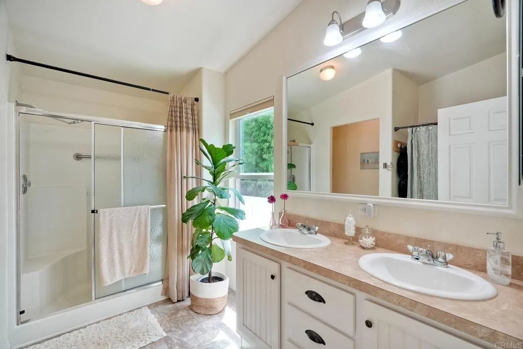 https://cdn.realtyfeed.com/cdn/127/306620692/1adb9e33c5d7b799e92e728b46441188.webp