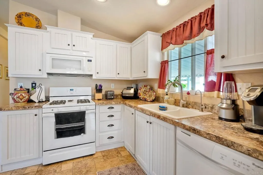 https://cdn.realtyfeed.com/cdn/127/306620692/54f431ad59b541145d10daa139db9374.webp