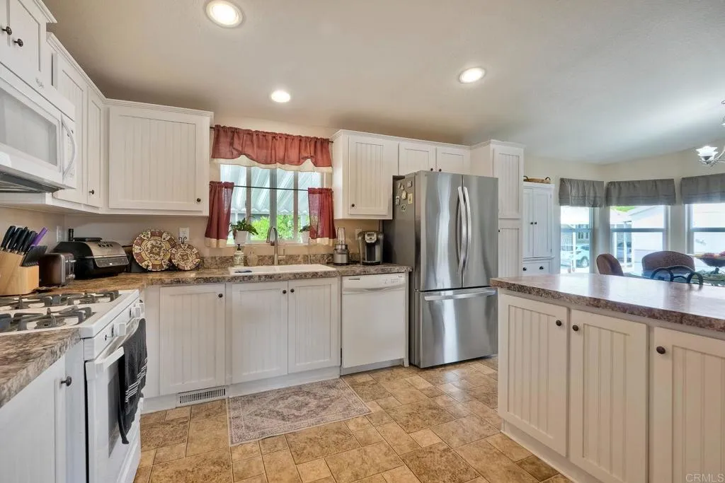 https://cdn.realtyfeed.com/cdn/127/306620692/7b2d771f3417609ab4071421a2f160d5.webp