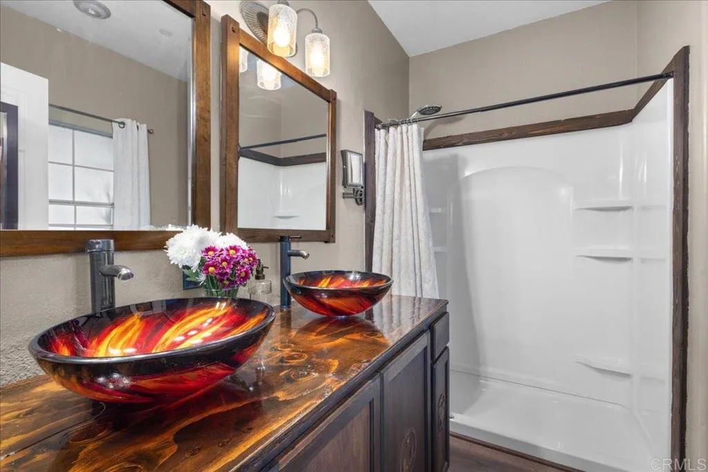 https://cdn.realtyfeed.com/cdn/127/306620702/5fec9d777605f6e51097871c6e280666.webp