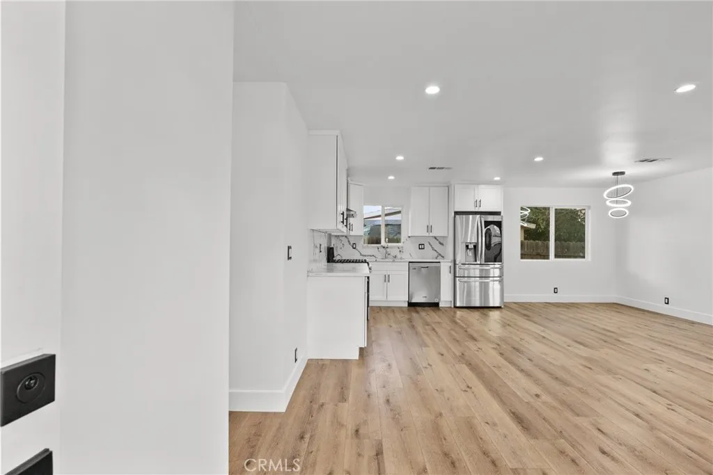 Sylmar, CA 91342