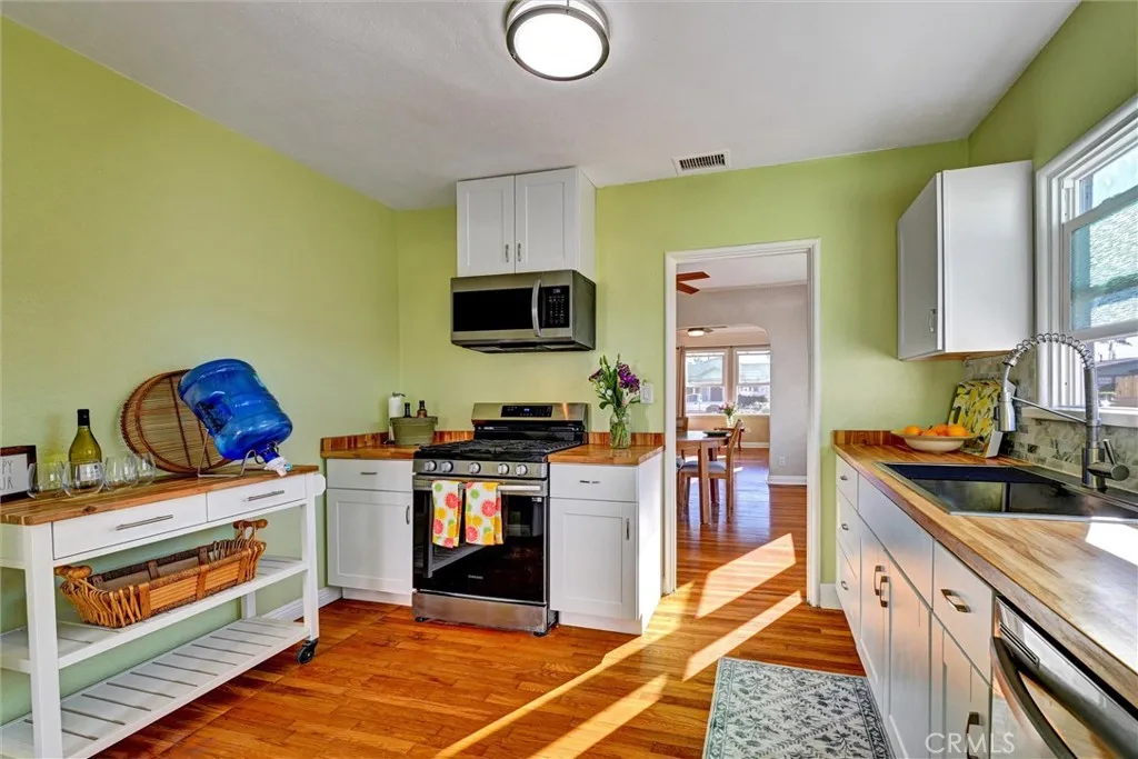 https://cdn.realtyfeed.com/cdn/127/306620754/63a225ead58776bf75eab1aa160ebcf6.webp