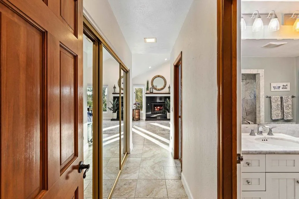 https://cdn.realtyfeed.com/cdn/127/306620755/21f879d1ad5a60fe57e940a3bbf9b296.webp