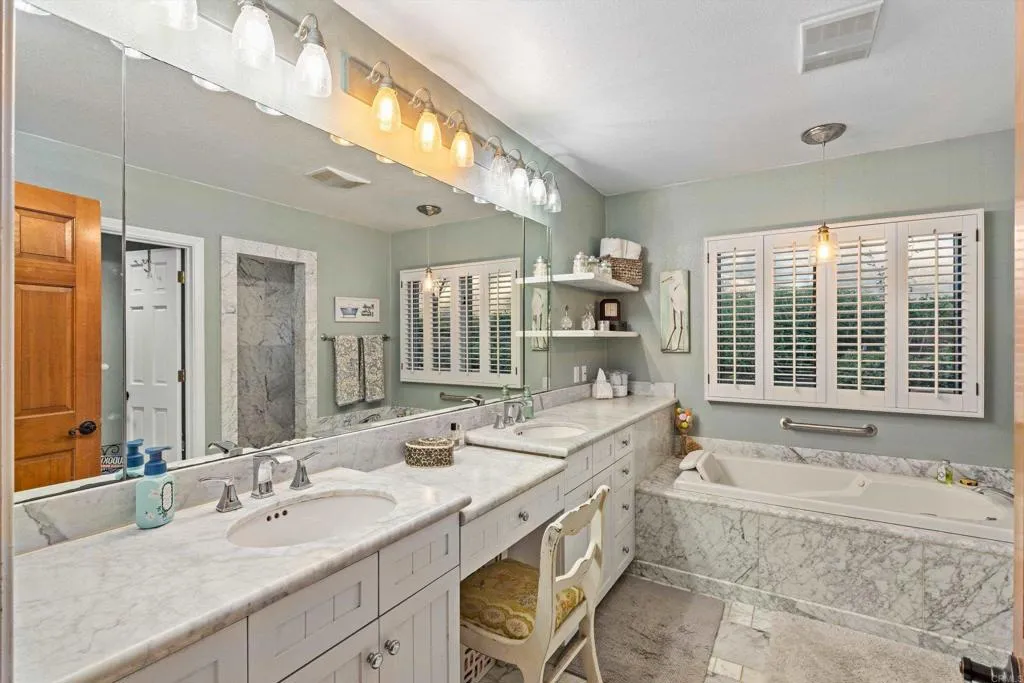 https://cdn.realtyfeed.com/cdn/127/306620755/36ba4333df5783b4d754e0a432ff0714.webp