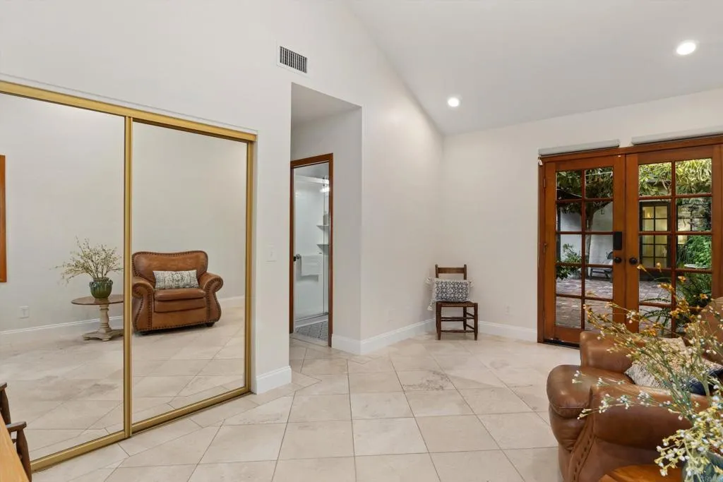 https://cdn.realtyfeed.com/cdn/127/306620755/439feece6daa1238bb7004f752916a81.webp