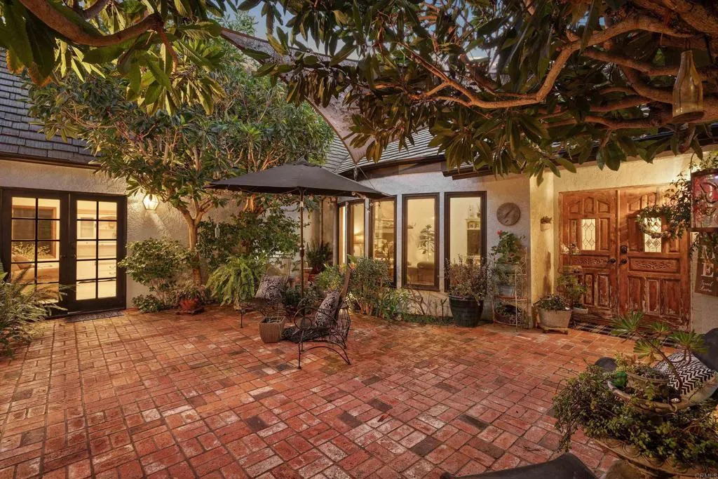 https://cdn.realtyfeed.com/cdn/127/306620755/4d05222367bc43e8c532e8500e485208.webp