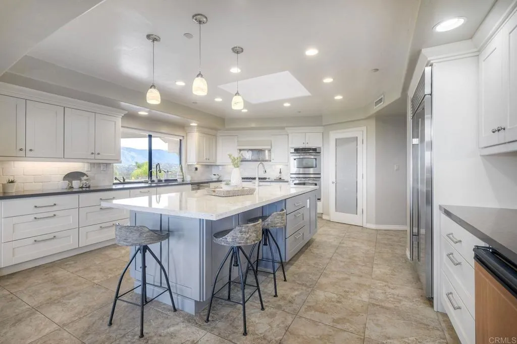 https://cdn.realtyfeed.com/cdn/127/306620770/6f99d3296b7d3d1701eaeda06edbe517.webp