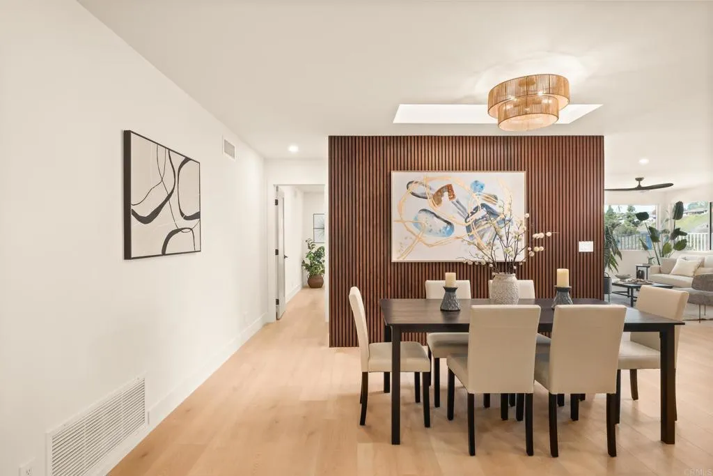 https://cdn.realtyfeed.com/cdn/127/306620781/78faaf6eb9adbfaf1111712e3f82e705.webp