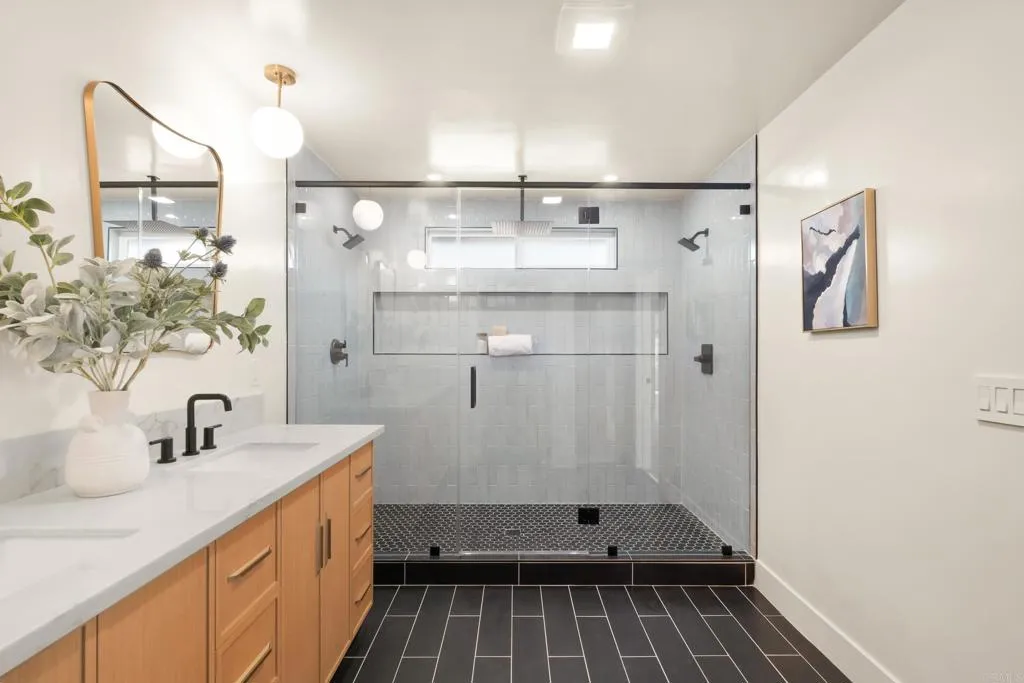 https://cdn.realtyfeed.com/cdn/127/306620781/f37408556f05202169228a30d2b8a403.webp