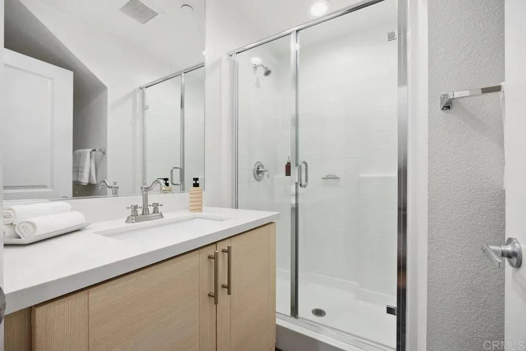 https://cdn.realtyfeed.com/cdn/127/306620789/aaddedc20858676390b402404f476363.webp