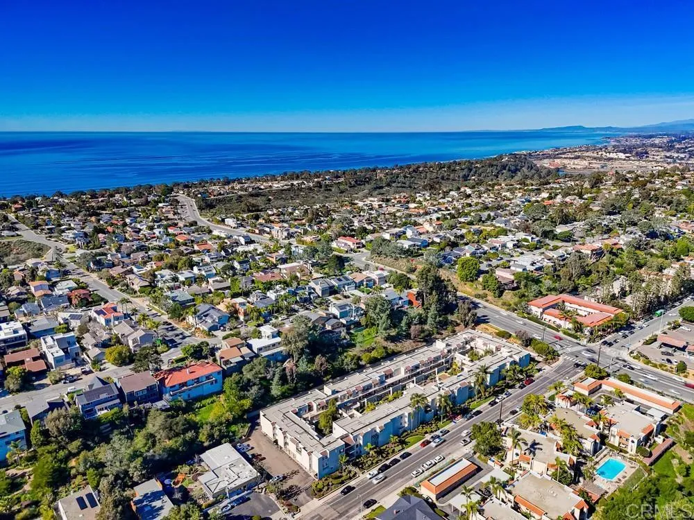 https://cdn.realtyfeed.com/cdn/127/306620797/2e8170c35c6f7e6870b6bd053b00797e.webp