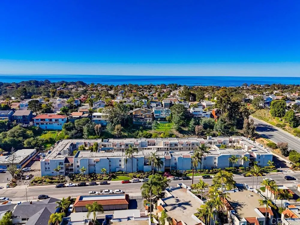 https://cdn.realtyfeed.com/cdn/127/306620797/33c5d2d635362c0f89cc66ade73c1323.webp