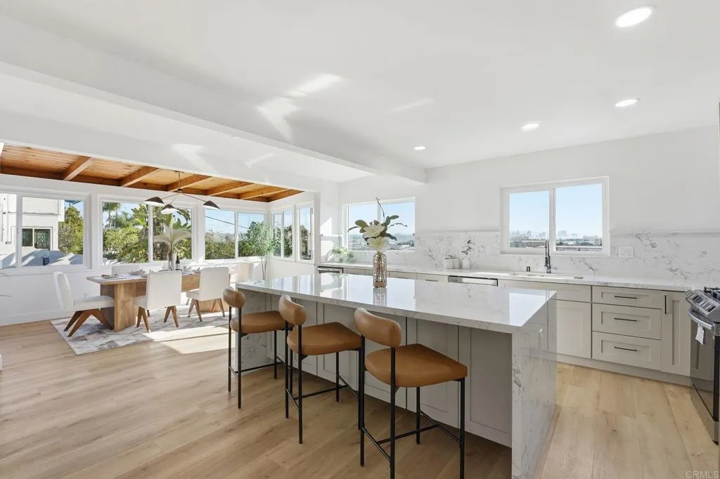 https://cdn.realtyfeed.com/cdn/127/306620843/0a90c139543a7393d82a325b26d5c8df.webp