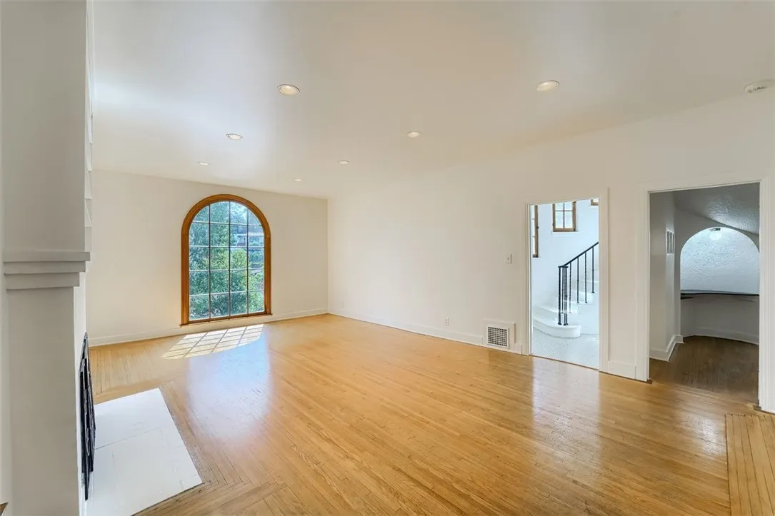 5924 Graciosa Drive, Los Angeles, CA 90068 - Photo 4 of 36, Los Angeles, CA