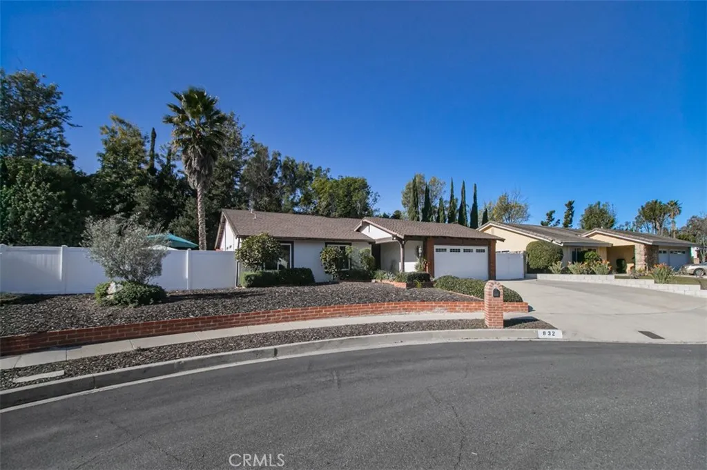 832 Ballina Court, Newbury Park, CA 91320