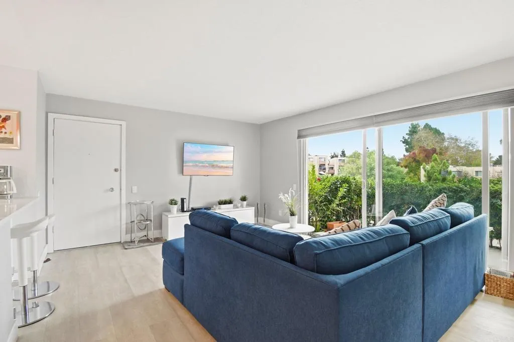 https://cdn.realtyfeed.com/cdn/127/306620989/b6ff90406115663adade327c7d821372.webp