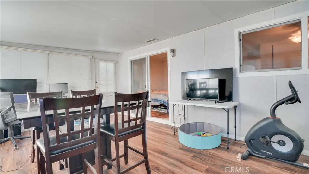 https://cdn.realtyfeed.com/cdn/127/306621001/4341a8ba9a54488bdb3c9da81017539a.webp