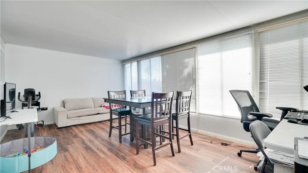 https://cdn.realtyfeed.com/cdn/127/306621001/b075df3e664481030720bd6aae1785d6.webp