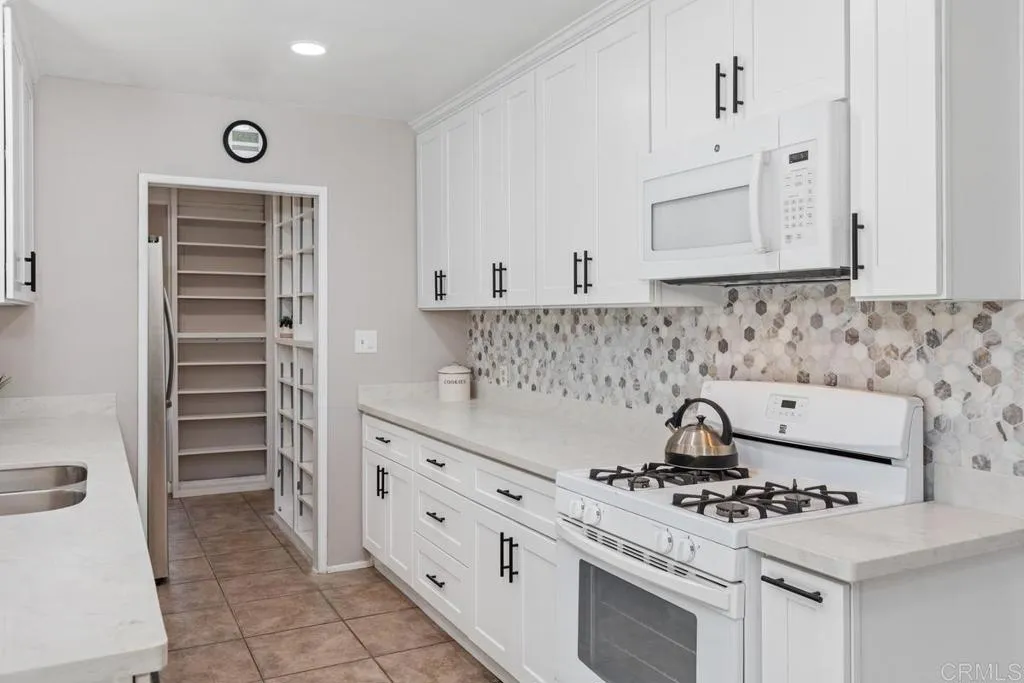 https://cdn.realtyfeed.com/cdn/127/306621004/d8d71b7fd354fd4568257b2c27d05b80.webp
