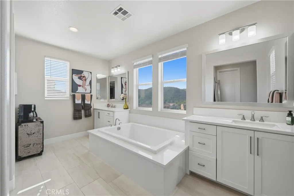 https://cdn.realtyfeed.com/cdn/127/306621017/a410d25767ced36c12d273a8c3999196.webp