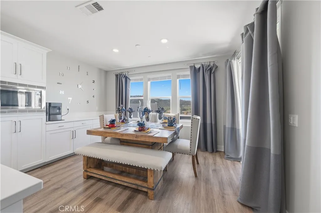https://cdn.realtyfeed.com/cdn/127/306621017/f35ba7e0ab45194ab5666aefe2041de6.webp