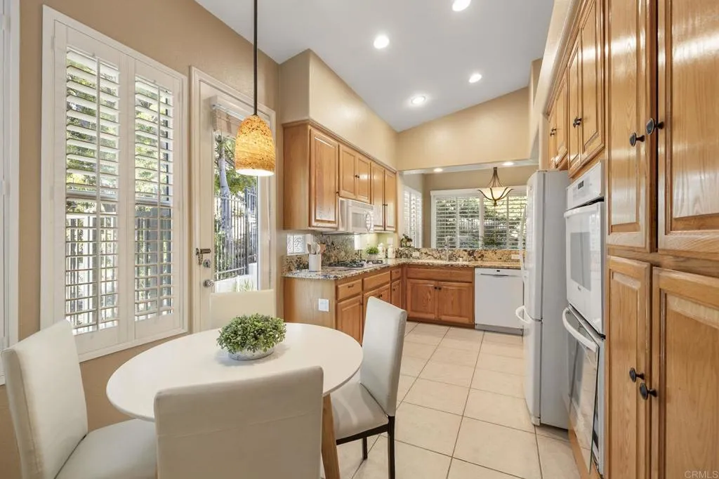 https://cdn.realtyfeed.com/cdn/127/306621062/1e6b82650432131cac83fe1e249b806c.webp