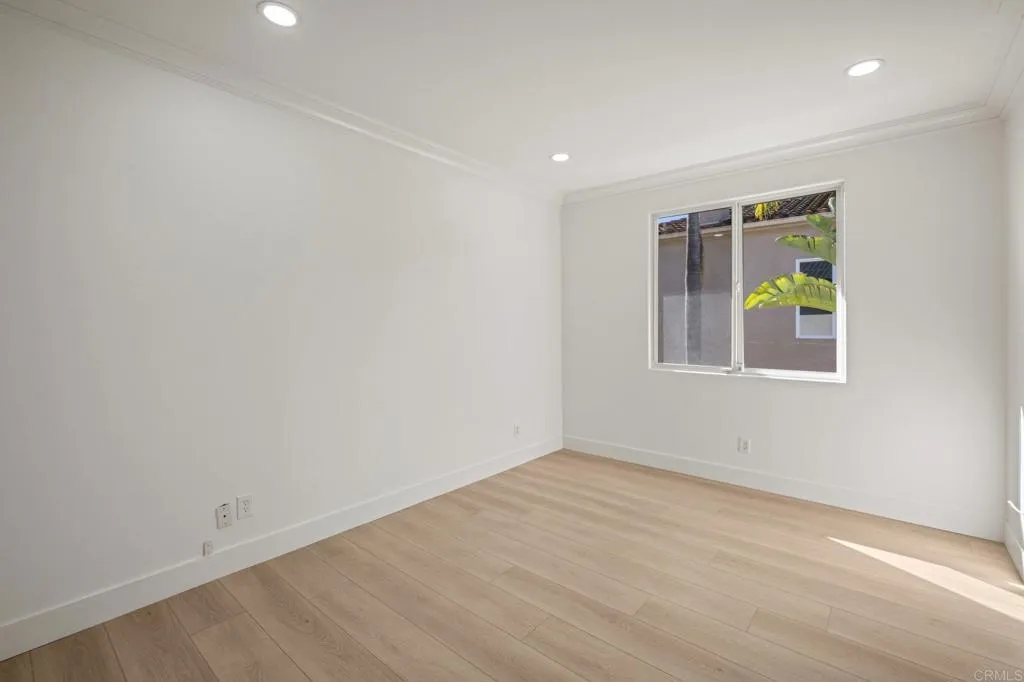 https://cdn.realtyfeed.com/cdn/127/306621088/0b439f775200e088969f62825b7246f9.webp