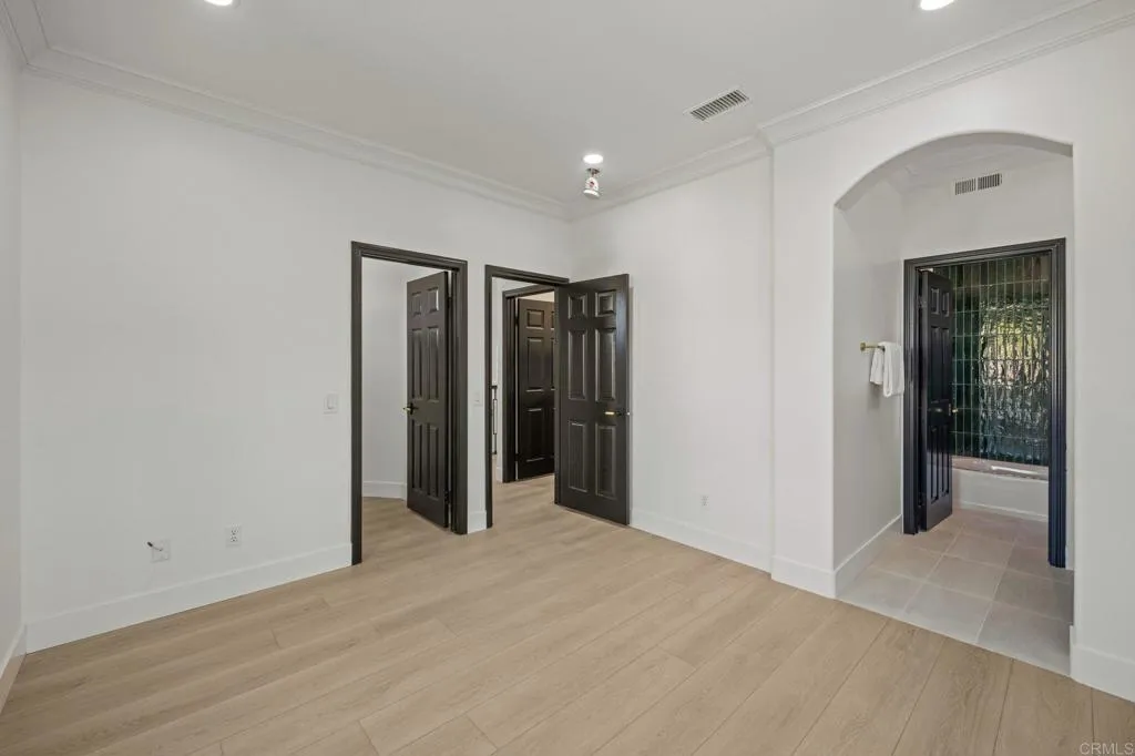 https://cdn.realtyfeed.com/cdn/127/306621088/becf049f9661fe5c40a6aefb8f67704a.webp