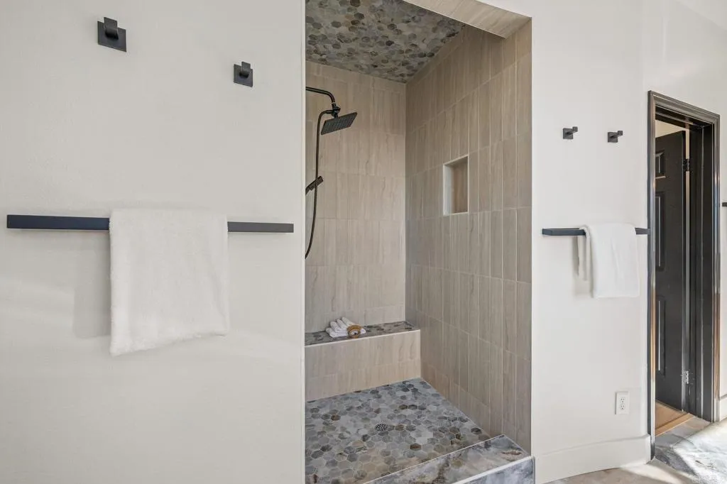 https://cdn.realtyfeed.com/cdn/127/306621088/d68bbd98dd661f50961ef233f7735964.webp