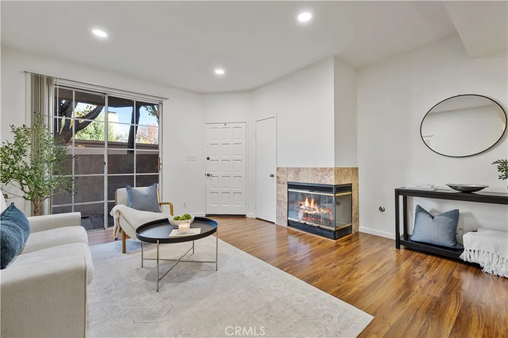 Valencia, CA 91355