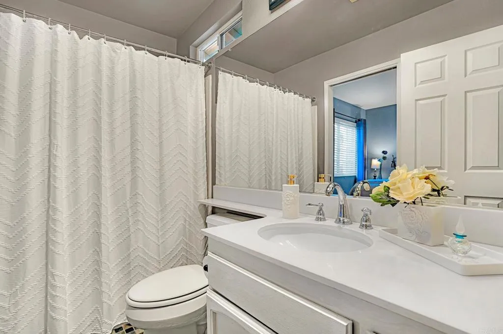 https://cdn.realtyfeed.com/cdn/127/306621123/6420be2113fd787917562d2c7c47b6d9.webp