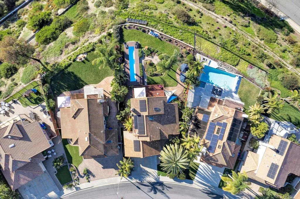 https://cdn.realtyfeed.com/cdn/127/306621123/9fc8b412705e88ae1f36e128226938f5.webp