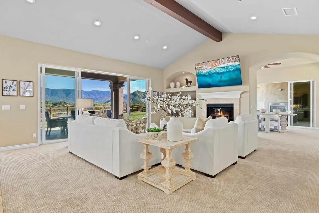 https://cdn.realtyfeed.com/cdn/127/306621126/4207e4c28566049a74865dba73679e16.webp