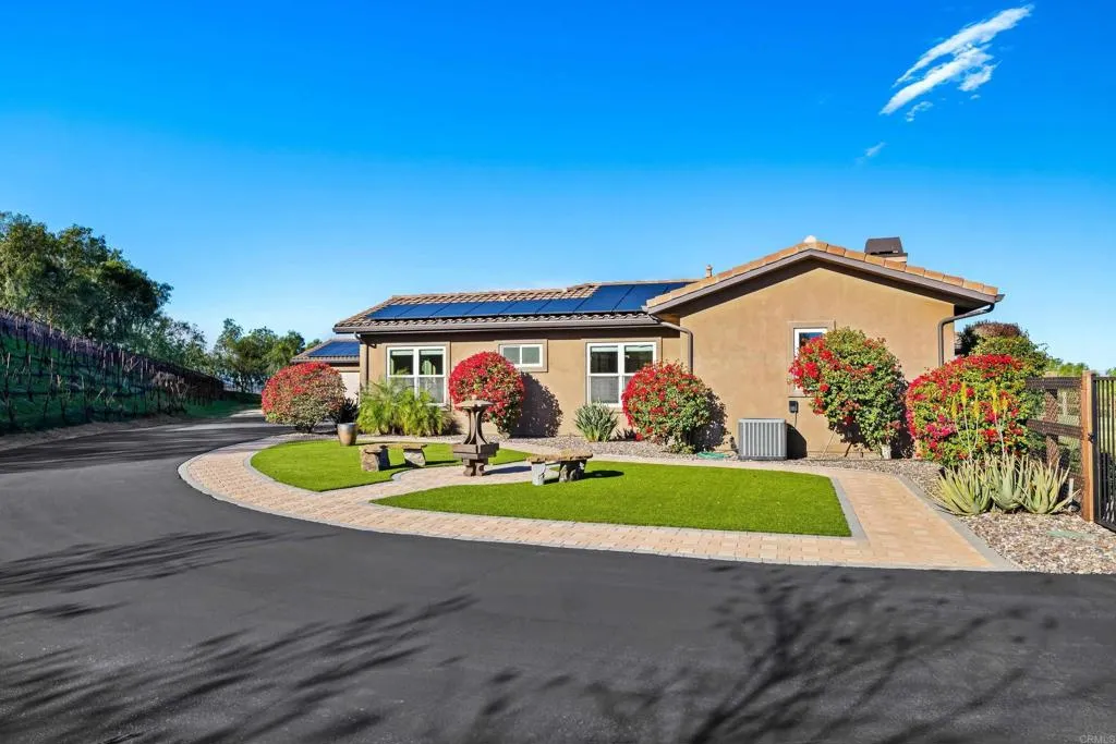 https://cdn.realtyfeed.com/cdn/127/306621126/552fd202143b215a07a789595443a015.webp