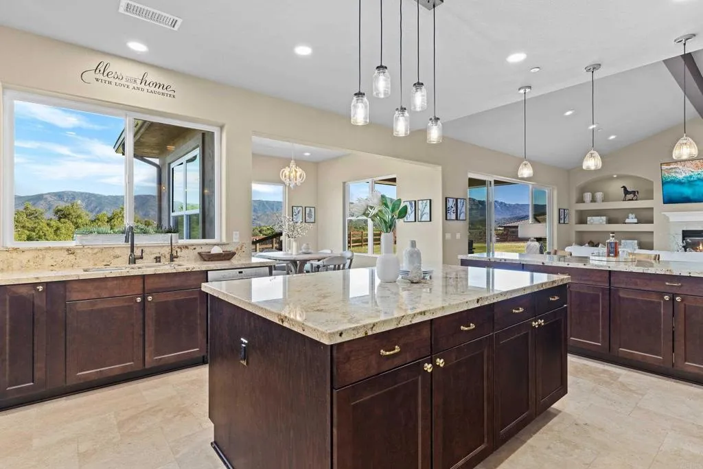 https://cdn.realtyfeed.com/cdn/127/306621126/873d16ad99b45609395337a6a58f3a07.webp