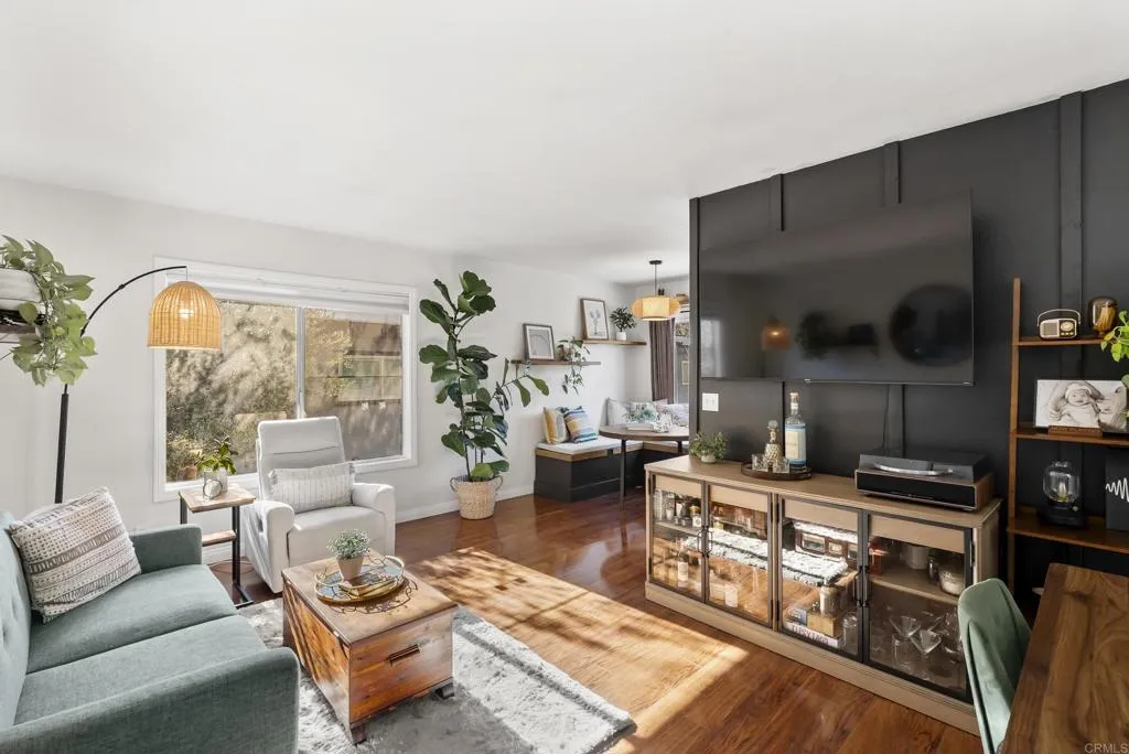 Photo #2: PTP2600437 Listing: Photo #2