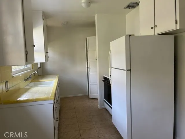10856 Camarillo Street, Toluca Lake, CA 91602 - Photo 4 of 10, Toluca Lake, CA