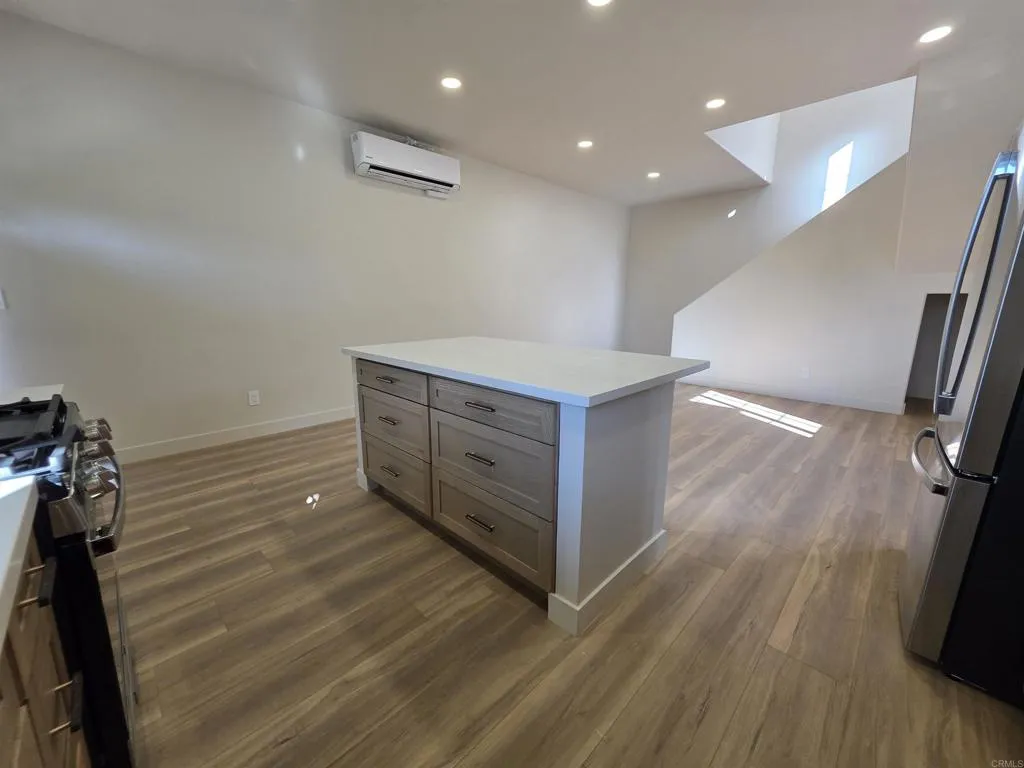 https://cdn.realtyfeed.com/cdn/127/306621168/986765e7bbb6a27cf220c4b1e5af91f4.webp