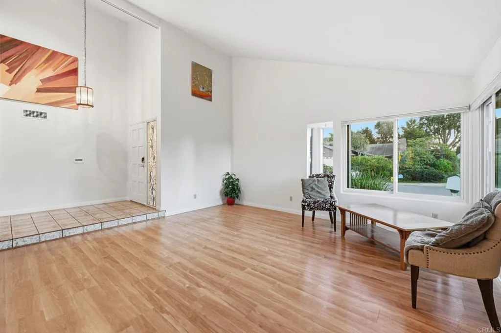 https://cdn.realtyfeed.com/cdn/127/306621207/6e9af8956cdd46e3a554110de111ad7c.webp