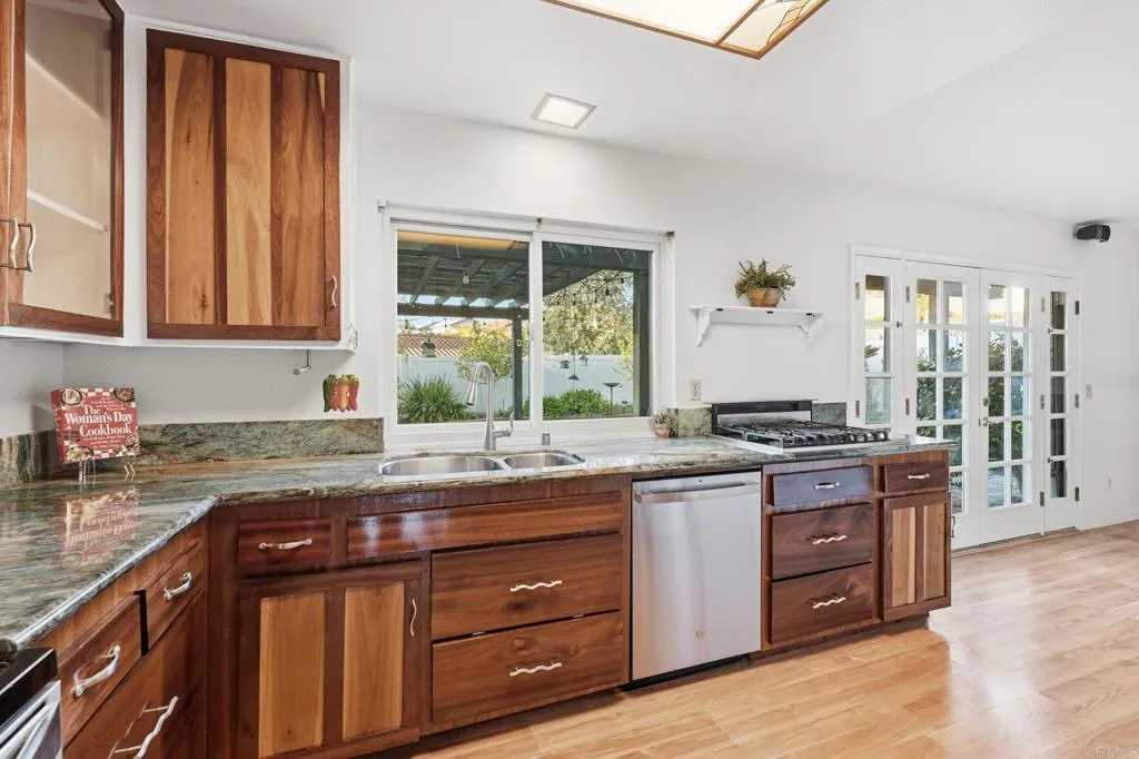 https://cdn.realtyfeed.com/cdn/127/306621207/f07a7796a35799960e1c536ca89d65ab.webp